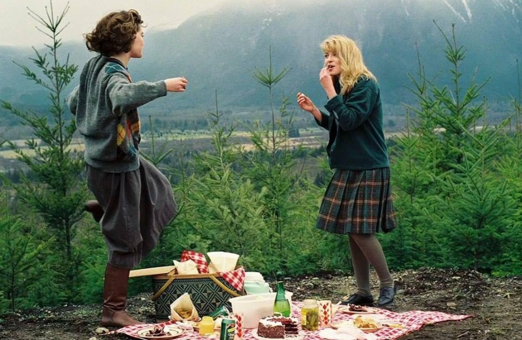 Laura Palmer and Donna Hayward at the ridge picnic from the home video