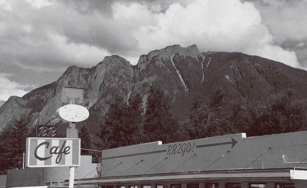 Double R Cafe — RR2GO signage under the twin peaks