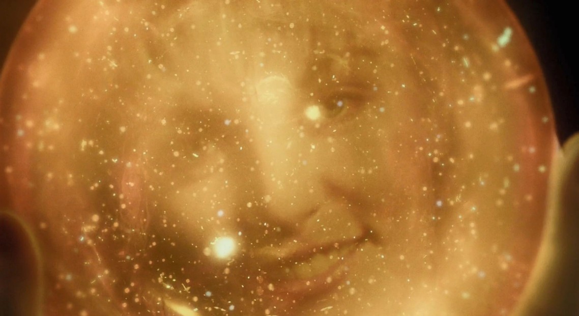 Golden orb bearing Laura Palmer's face